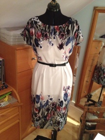 Simplicity 2959 in tulip border print viscose