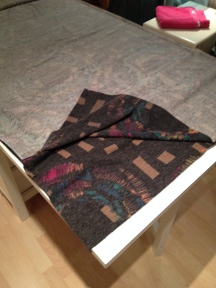 Abstract-pattern knit fabric